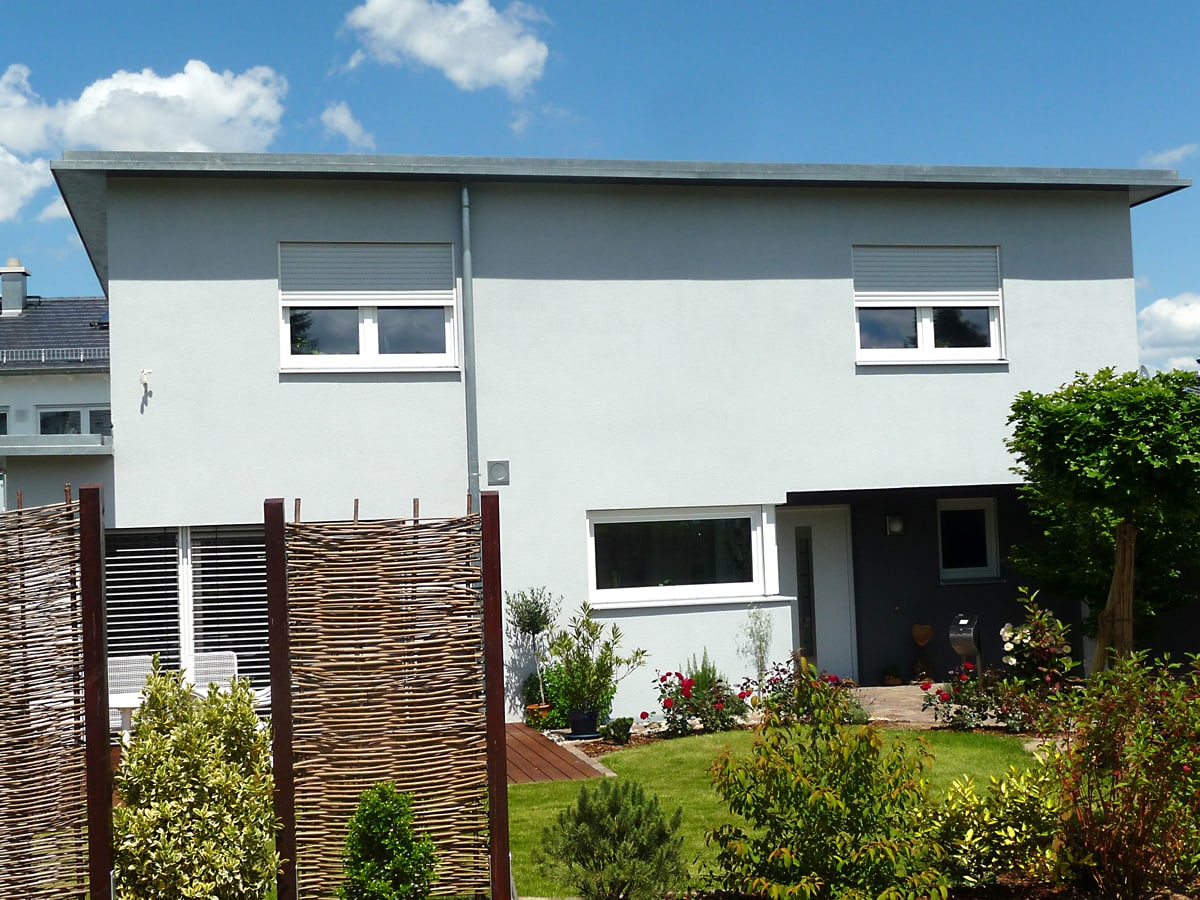 Neubau Einfamilienhaus mit Doppelgarage 2014 - Ansicht Garten